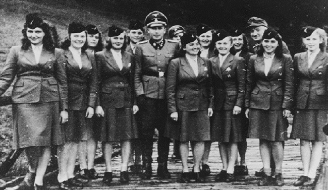 Auschwitz Garde SS