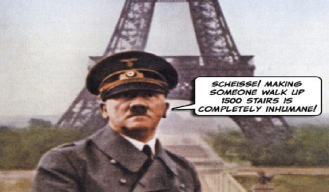 Hitler monte les marches de la tour Eiffel