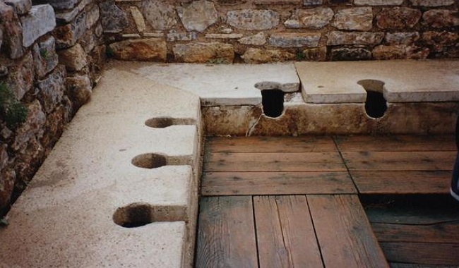 Toilettes de la Rome Antique