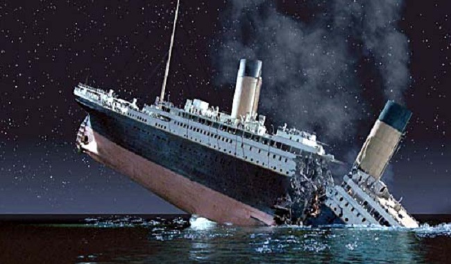 Le Titanic qui coule