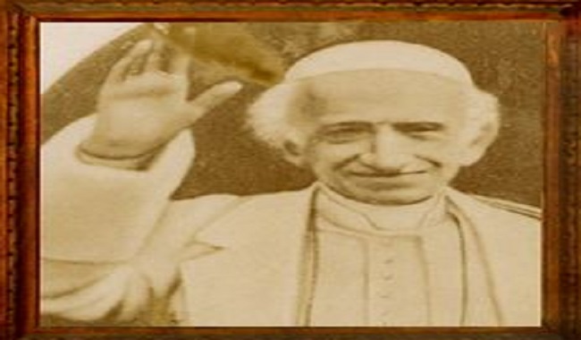 Le pape Léon XIII portait une flasque pleine de vin infusé avec de la cocaïne.